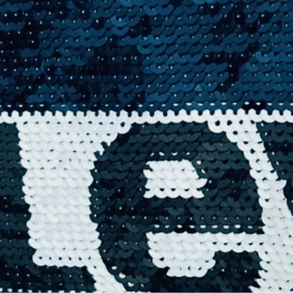 🧥🇺🇸 LEVI’S Denim Jacket | M | Y2K-Inspired Sequin Logo |‎ Americana Statement - Picture 7 of 7